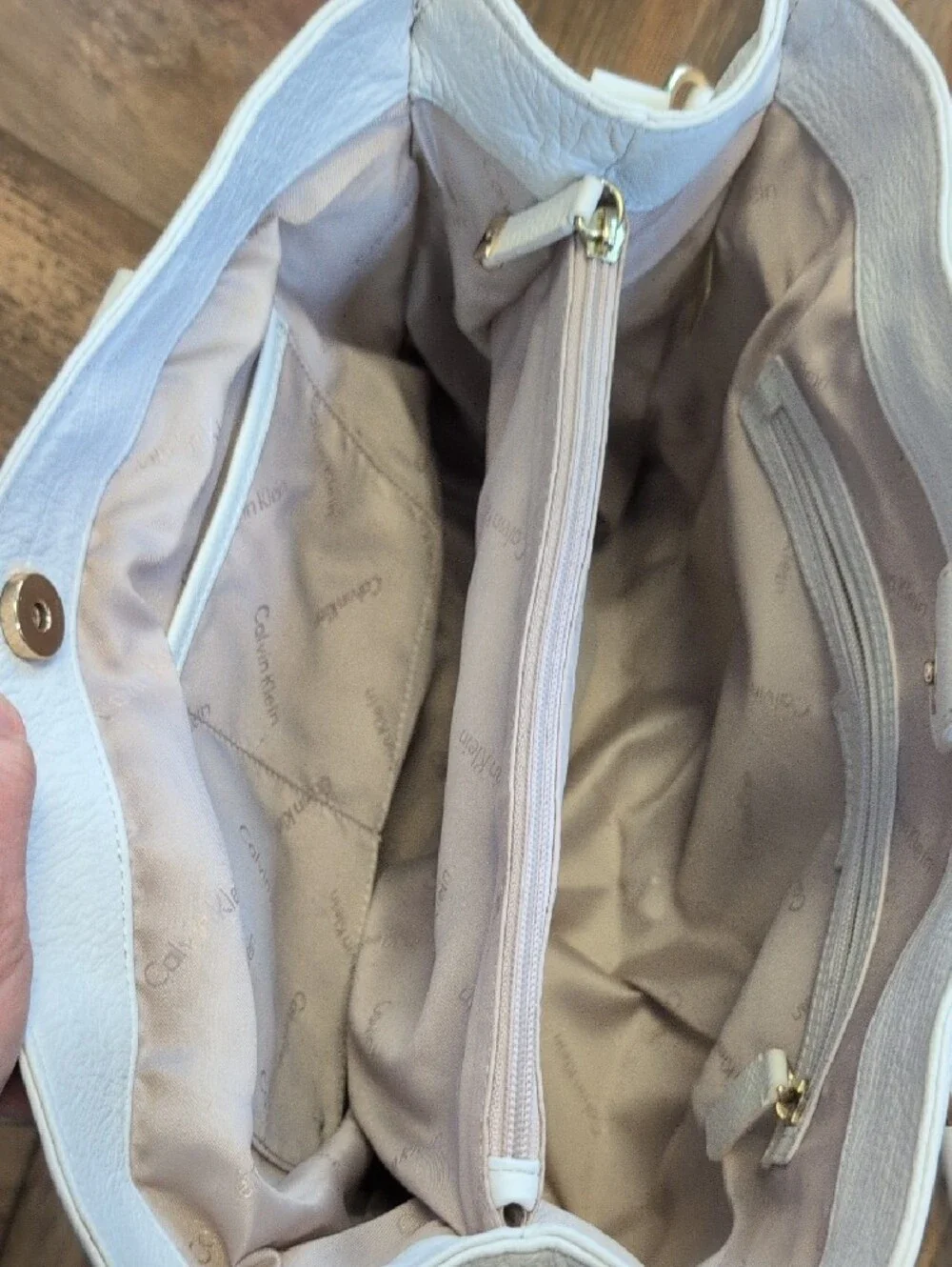Calvin Klein White Structured Satchel with Gold Hardware       M472
